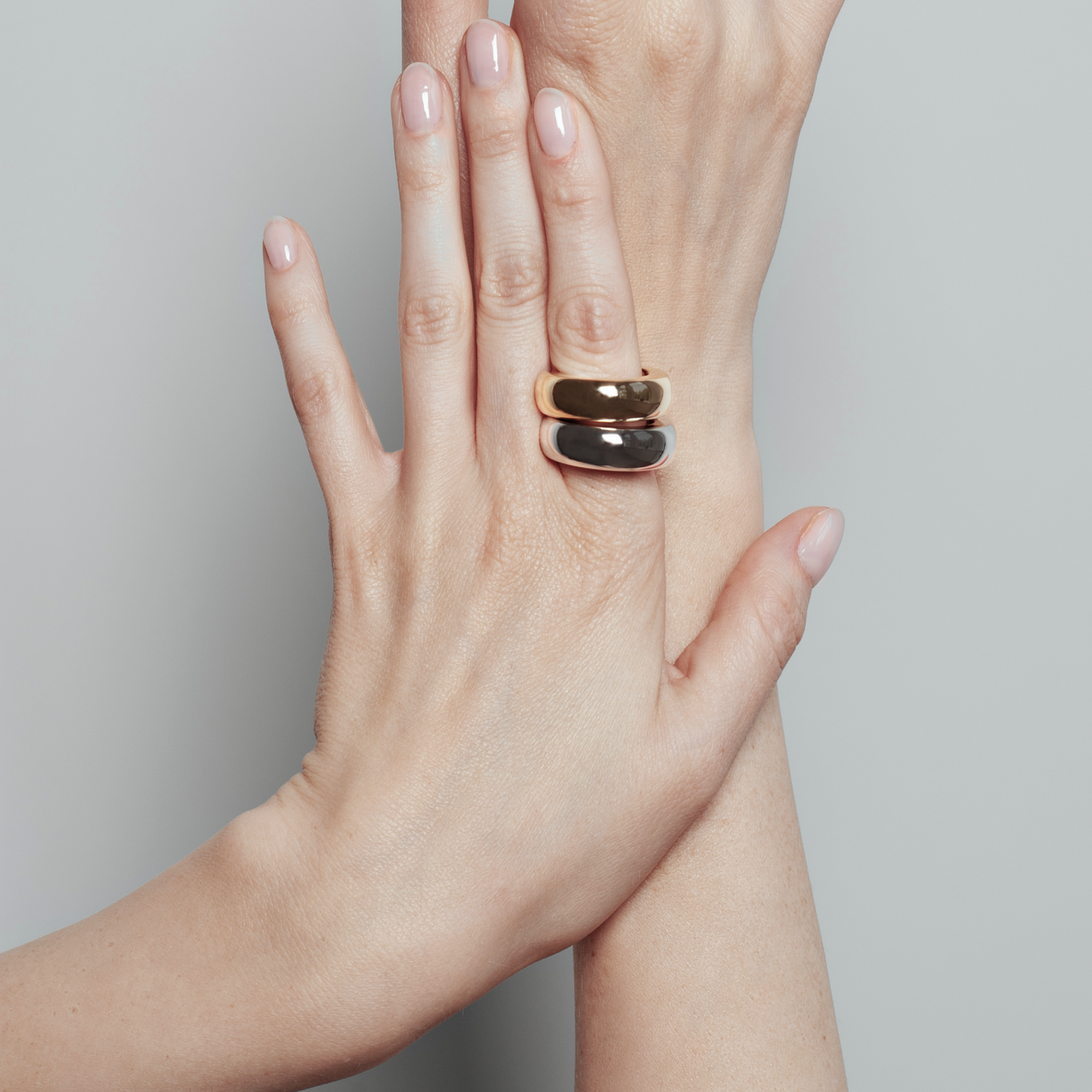 Cuff the Ring in gold